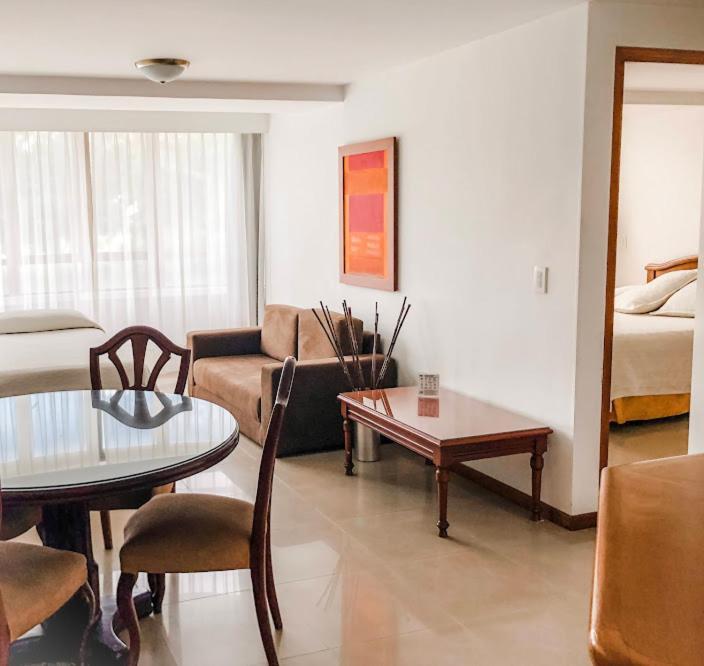 Portal Del Rodeo Apartahotel เมเดยิน ภายนอก รูปภาพ